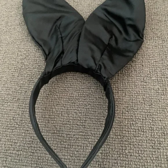 NEW IN BAG 50TH ANNIVERSARY PLAYBOY BUNNY KIT - COLLECTABLE - Picture 7 of 7